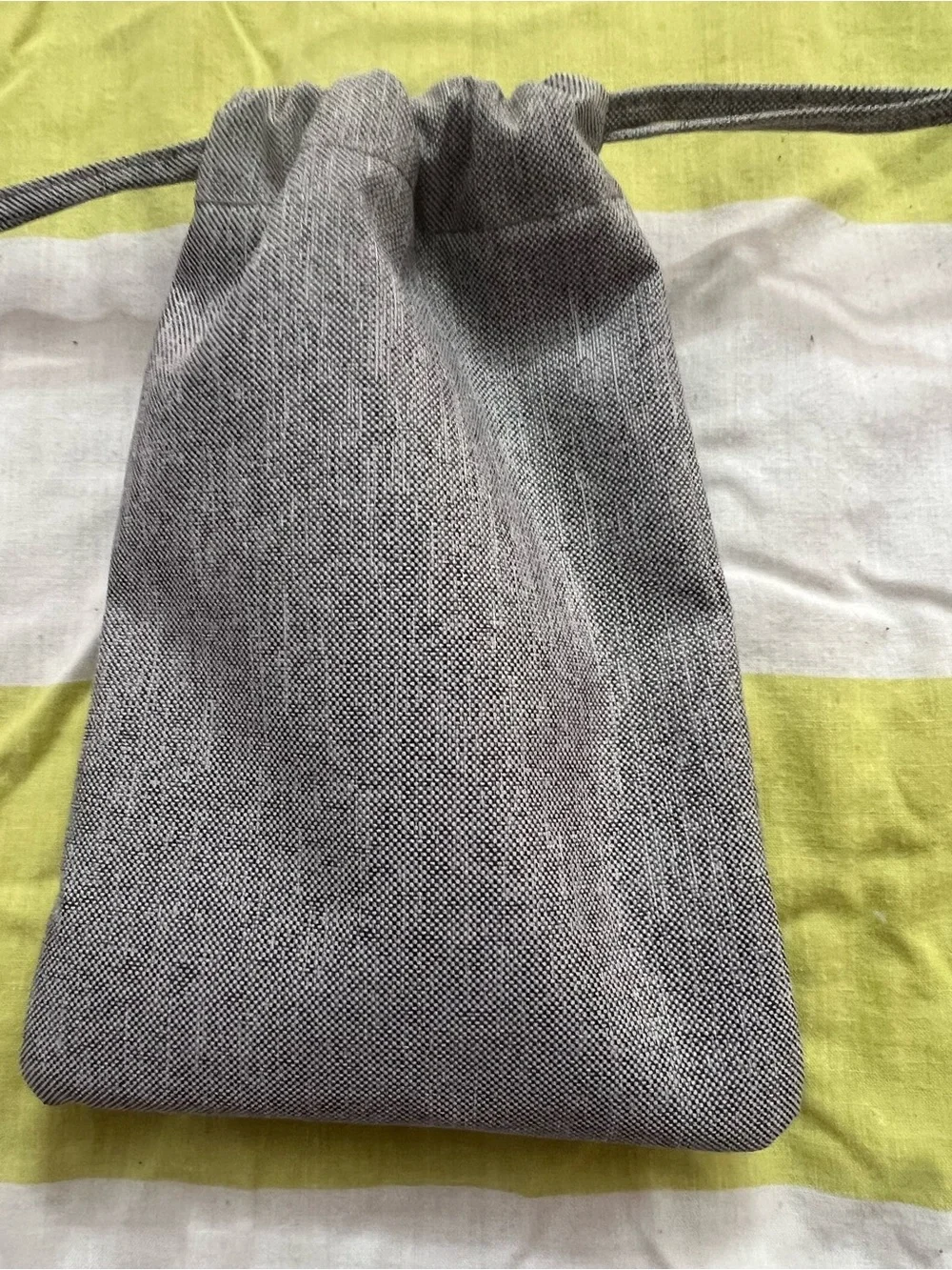 Vera Bradley slim gray